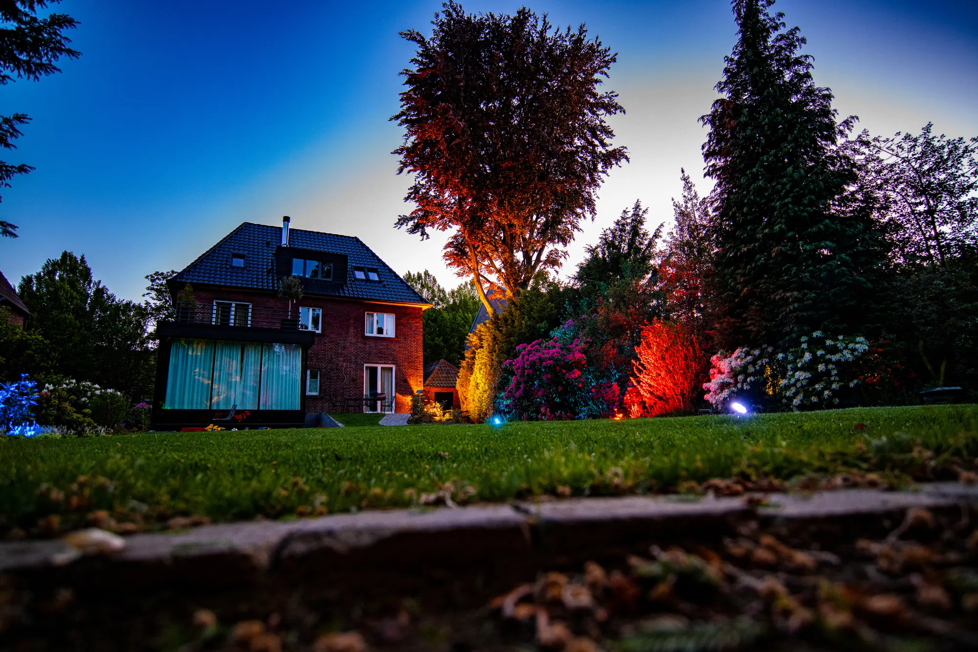 Lichtprojekt Nachtgarten von Moreno Licht mit Effekt